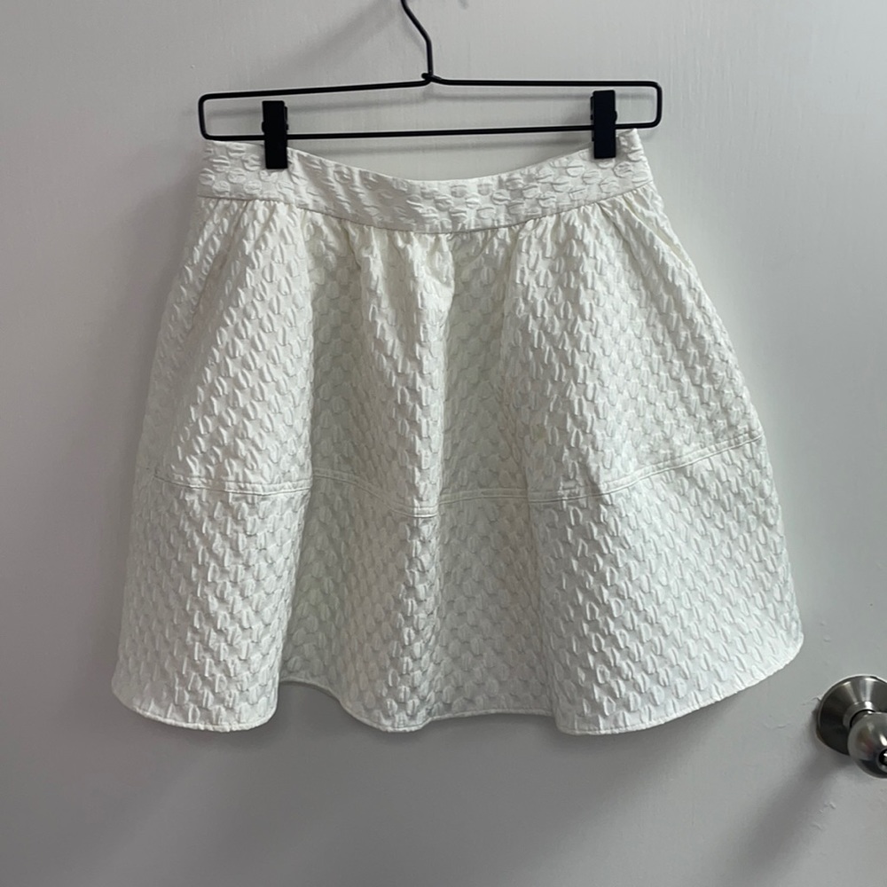 Express Women’s White Puffy Skirt (3576)